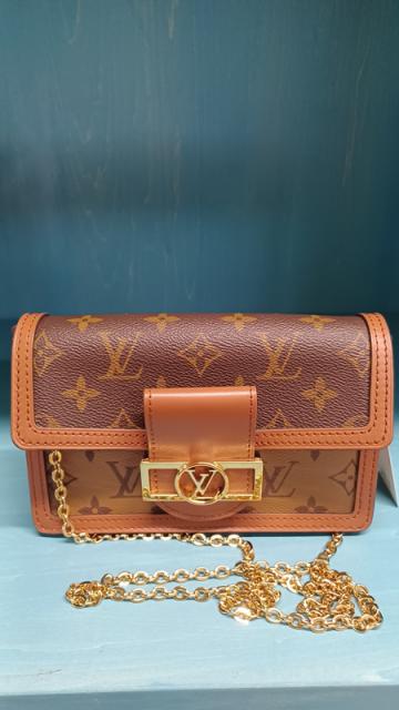 LV　ポルトフォイユ･ドーフィーヌ